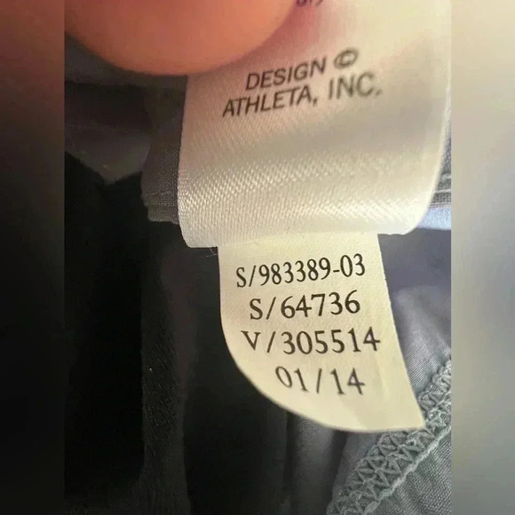 ATHLETA Women's Pulse Running Shorts 2 in 1 Layered blue/ Black Sz M - Picture 11 of 14